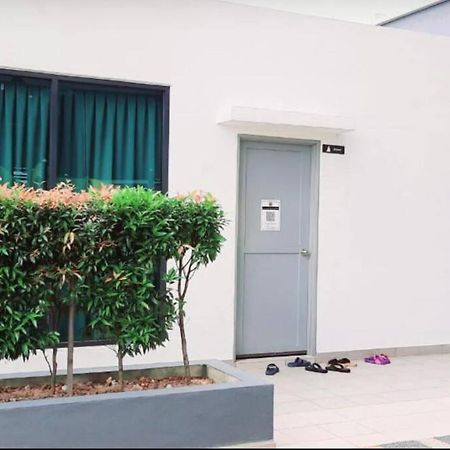 Attractive 3 Bedroom Condo With Pool-D Raudhah Homestay Kajang Kültér fotó