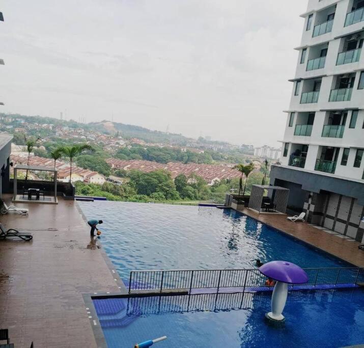 Attractive 3 Bedroom Condo With Pool-D Raudhah Homestay Kajang Kültér fotó
