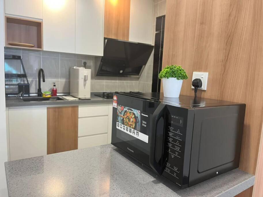 Attractive 3 Bedroom Condo With Pool-D Raudhah Homestay Kajang Kültér fotó